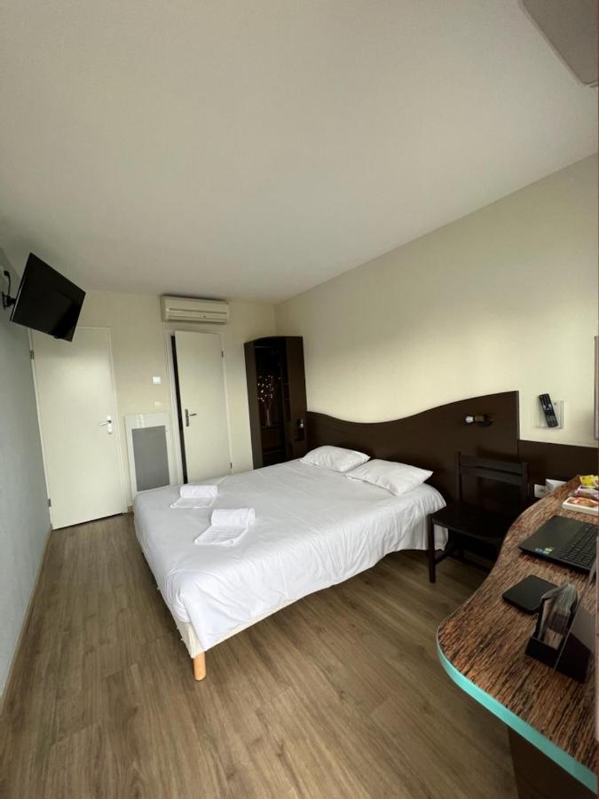 Contact Hotel Fontenay Le Comte エクステリア 写真