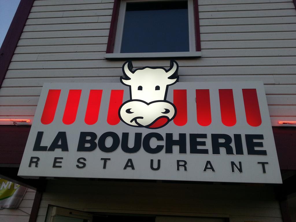 Contact Hotel Fontenay Le Comte エクステリア 写真